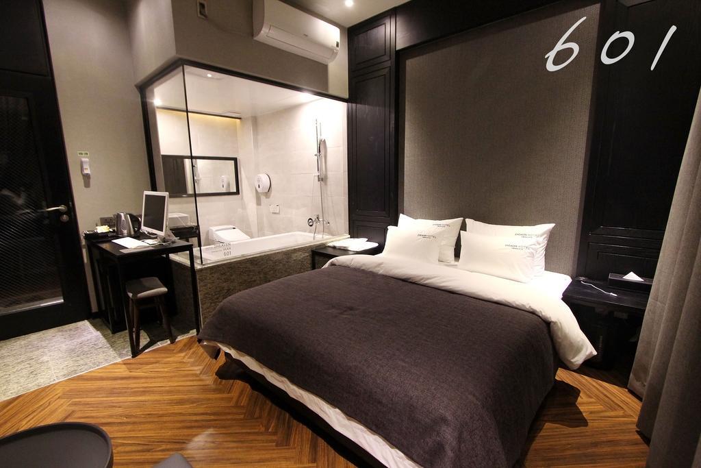 2 Heaven Hotel Lotte Waterpark Gimhae Esterno foto