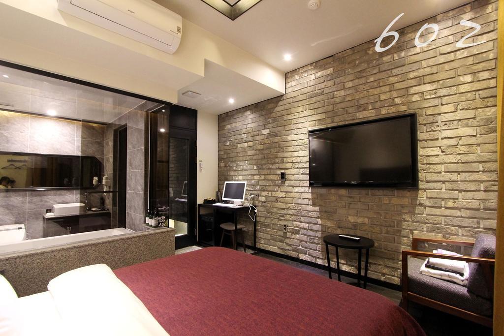 2 Heaven Hotel Lotte Waterpark Gimhae Esterno foto