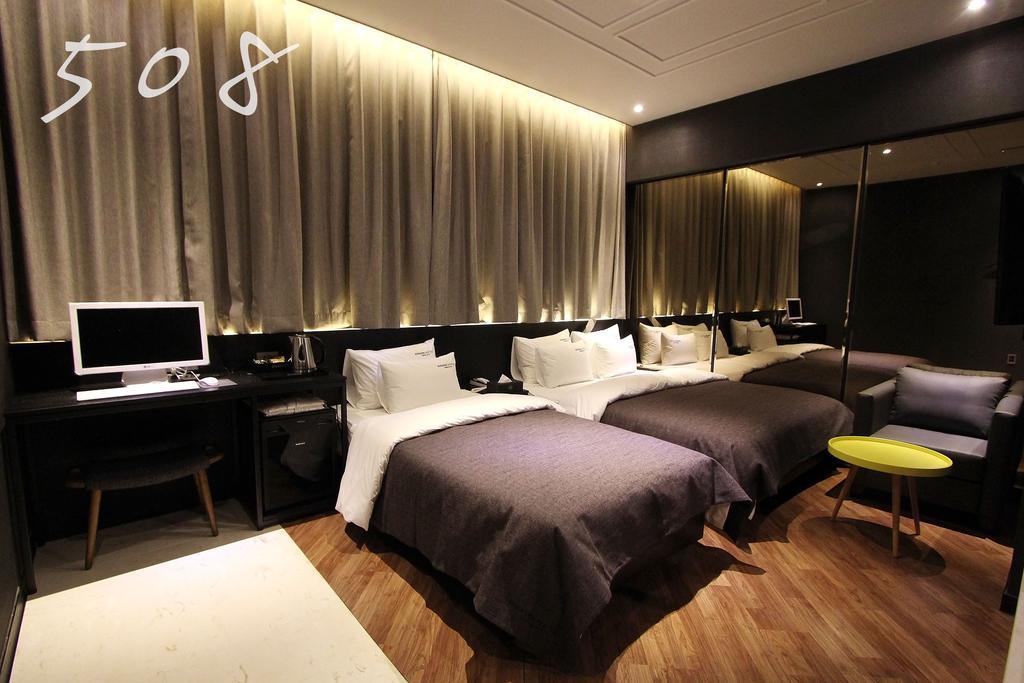 2 Heaven Hotel Lotte Waterpark Gimhae Esterno foto
