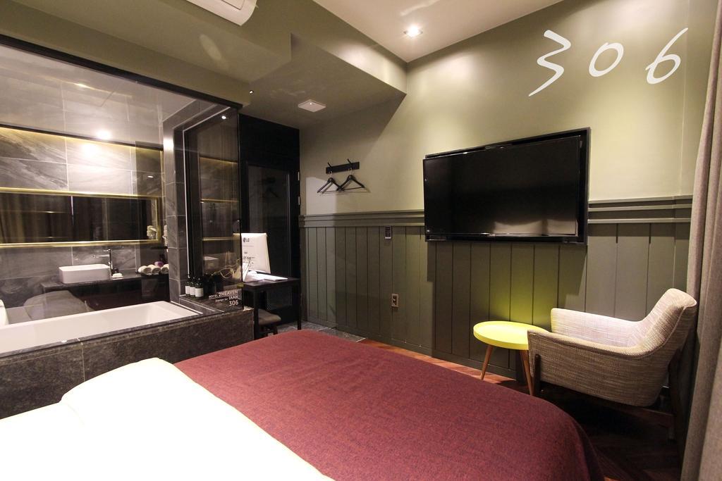2 Heaven Hotel Lotte Waterpark Gimhae Esterno foto