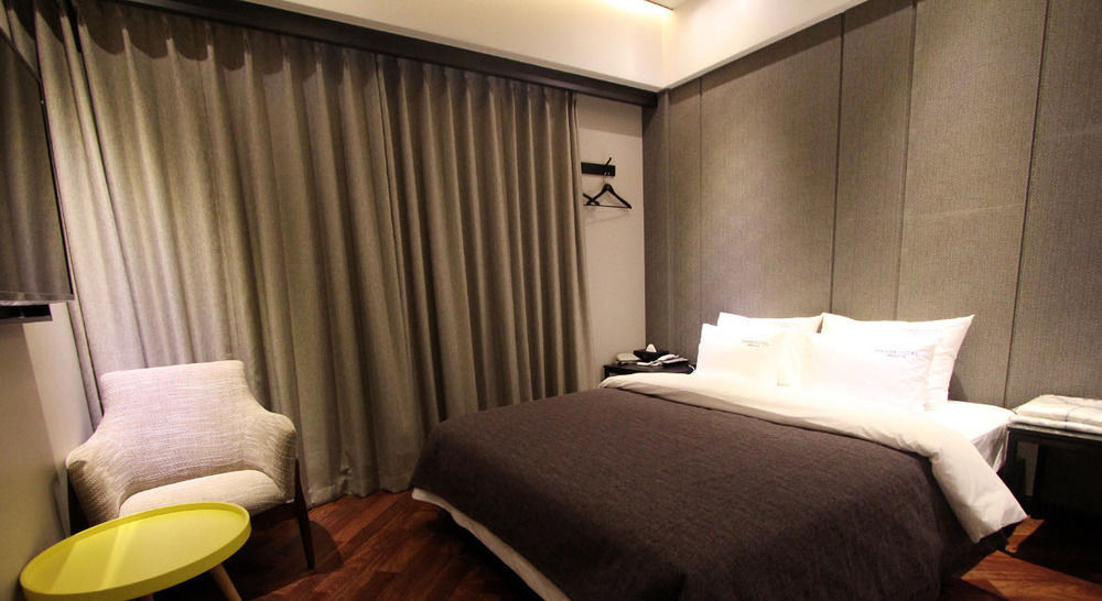 2 Heaven Hotel Lotte Waterpark Gimhae Esterno foto