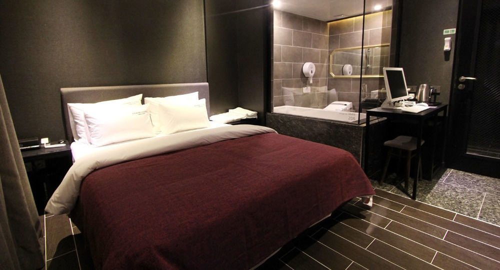 2 Heaven Hotel Lotte Waterpark Gimhae Esterno foto