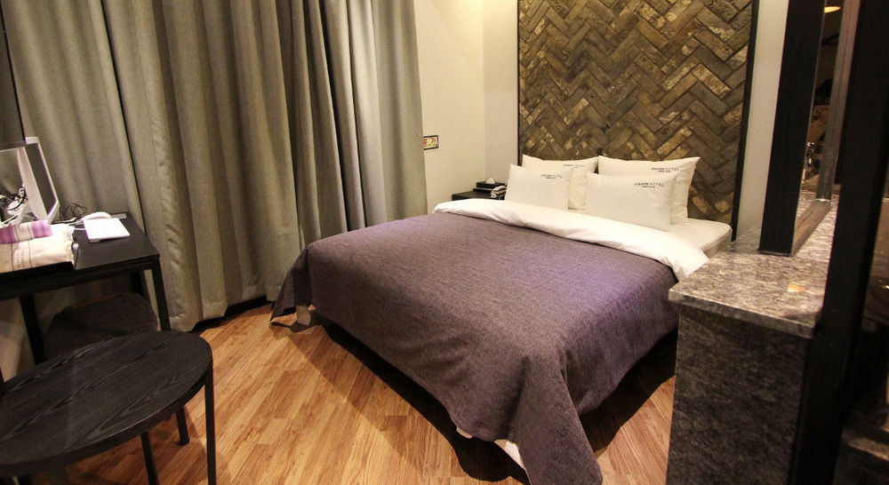 2 Heaven Hotel Lotte Waterpark Gimhae Esterno foto