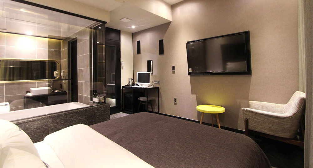 2 Heaven Hotel Lotte Waterpark Gimhae Esterno foto